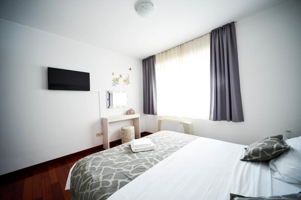 Apartment Mahagony Deluxe Zadar Quarto foto